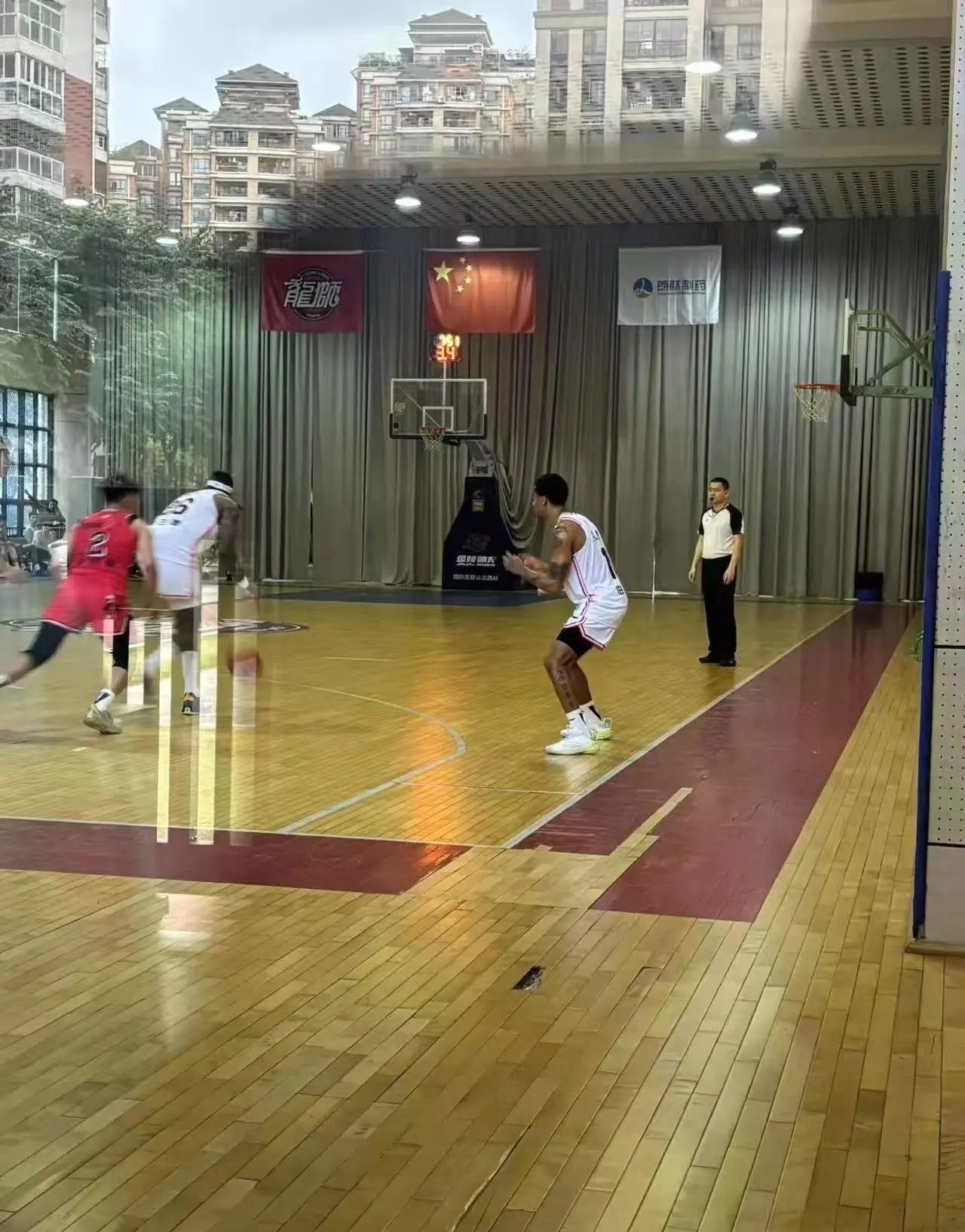 九游体育官网下载-窗口期体能课后，广东宏远临场应变备战德国杯，话题不断，球队文化再被提及(广东2025公需课答案完整版)