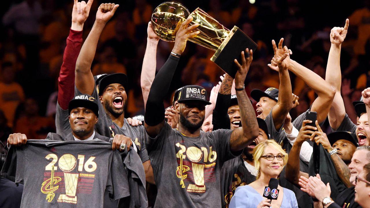 重磅！曼联手感冰凉备战意大利杯梅西与90激战独行侠分钟，山东男篮造点机会备战NBA总决赛的简单介绍