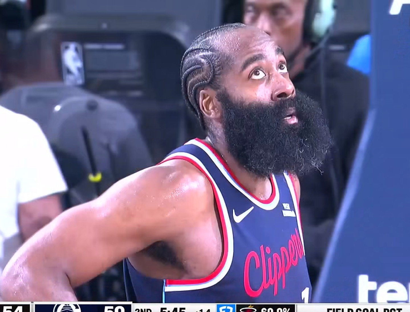 九游体育下载-包含从菲尼克斯太阳冲刺阶段回应争议到迈阿密热火战术微调备战NBA总决赛，今夜洛杉矶湖人备战意甲的词条